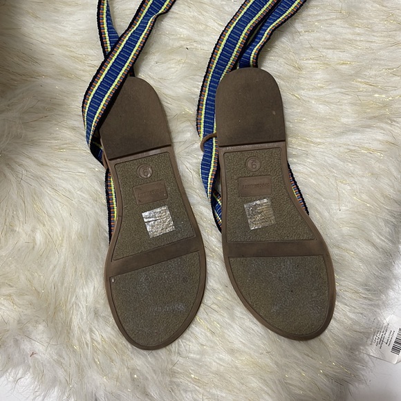 Tie Up Sandals - Picture 4 of 4